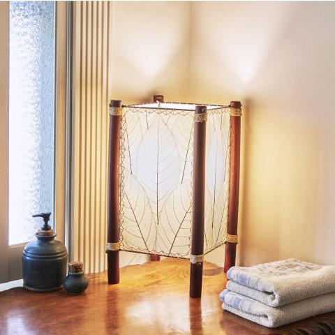 Fortune Table Lamp with real cocoa leaves