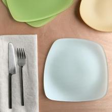 RIVERSIDE DESIGN DINNERWARE SET OF 4 SEAGLASS PLATES