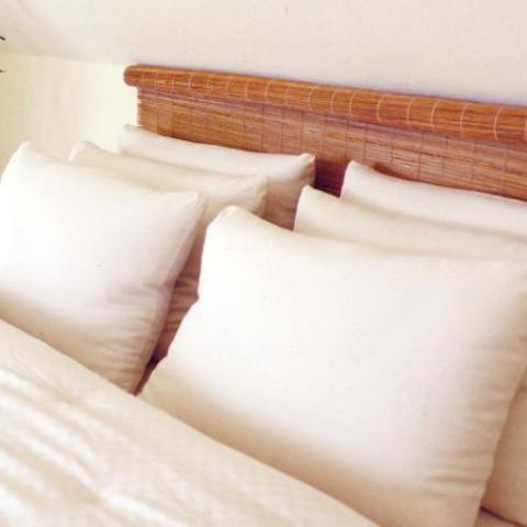 pillows_on_bed.jpg