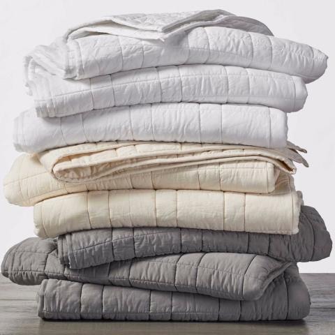 sateen_double_stitch_comforter_multi_stack_soft_light_pdp_1_1.jpg